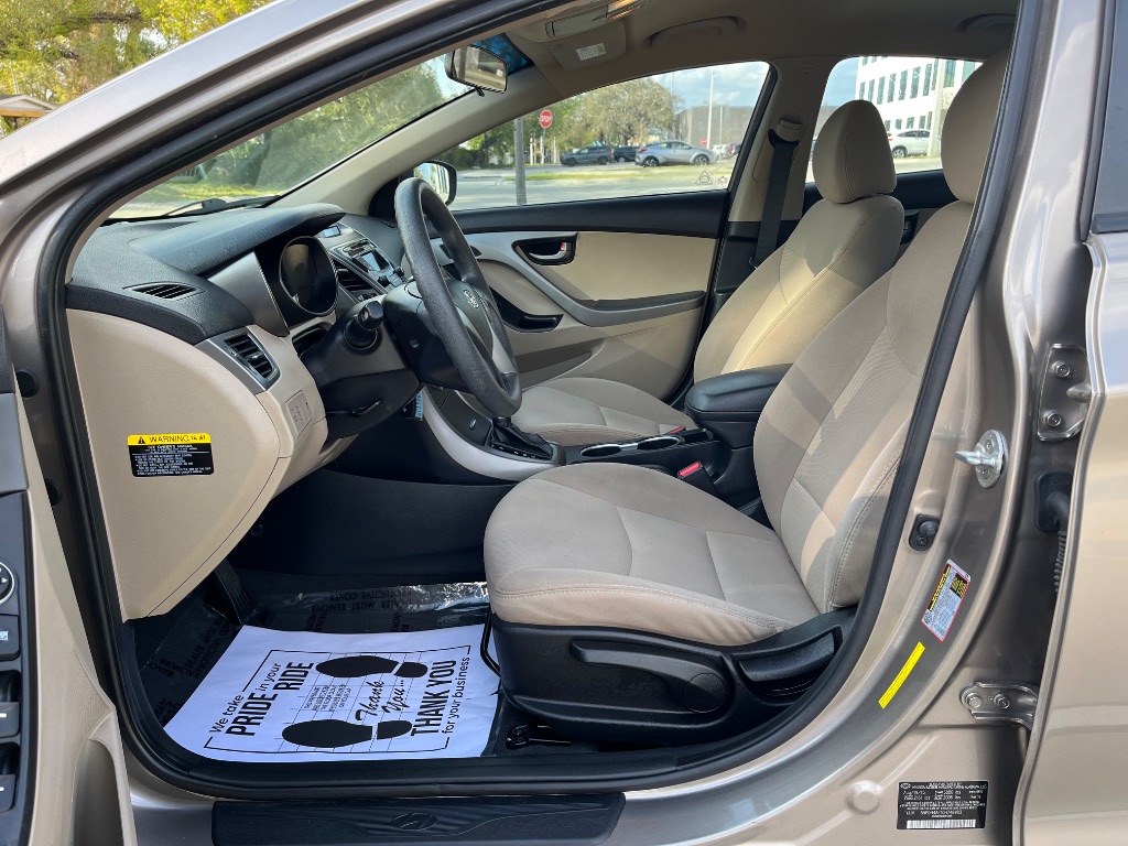 2016 Hyundai Elantra SE photo