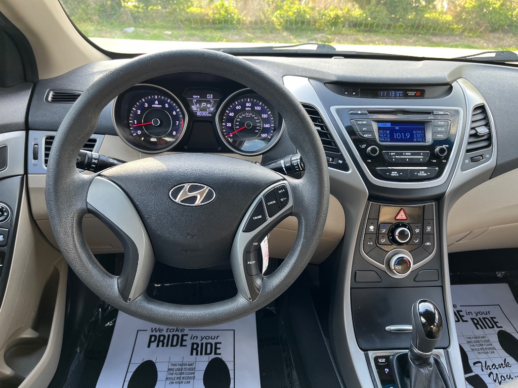 2016 Hyundai Elantra SE photo