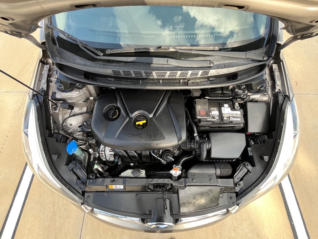 2016 Hyundai Elantra SE photo