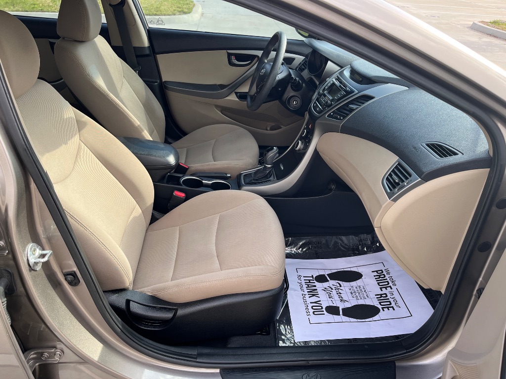 2016 Hyundai Elantra SE photo