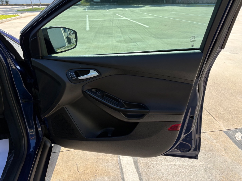 2016 Ford Focus - $6,995