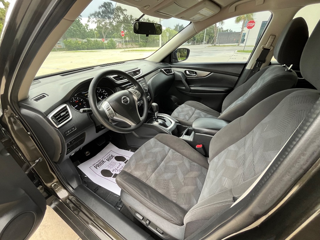 2016 Nissan Rogue - $9,295