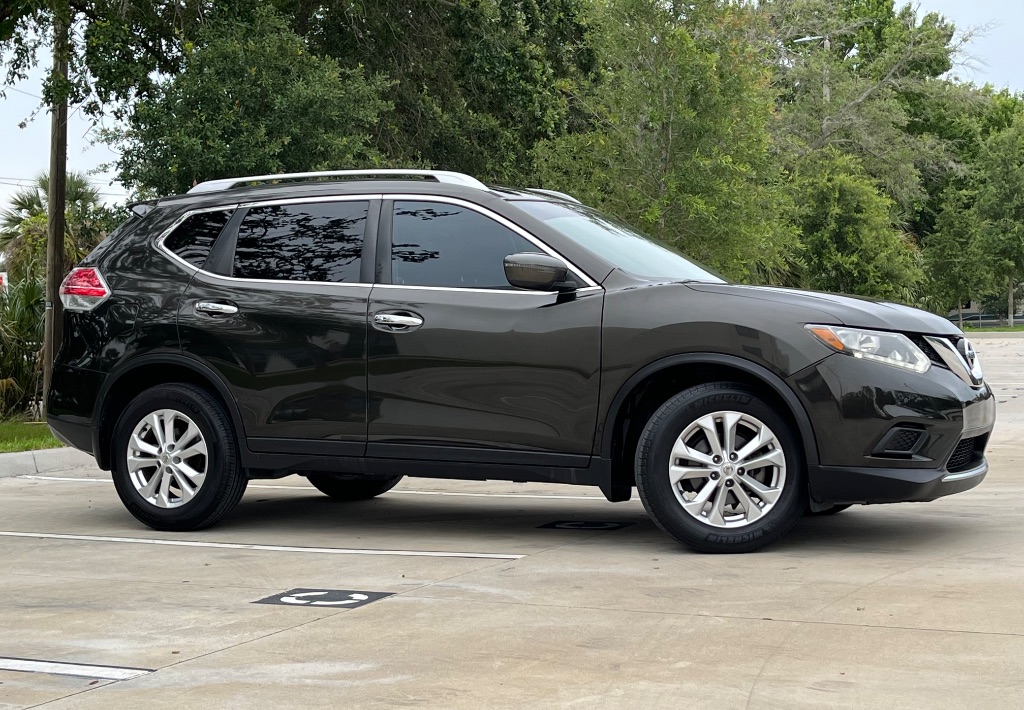 2016 Nissan Rogue - $9,295