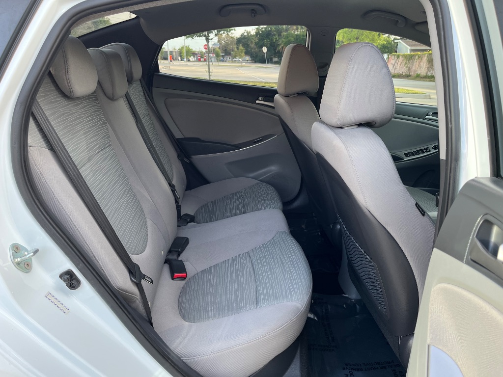 2016 Hyundai Accent SE photo
