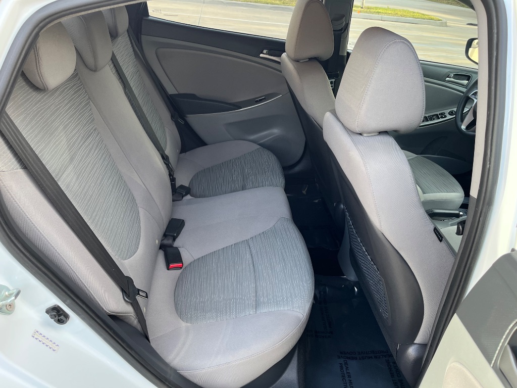 2016 Hyundai Accent SE photo