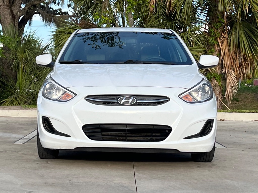 2016 Hyundai Accent SE photo