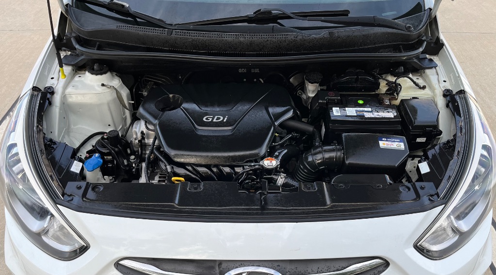 2016 Hyundai Accent SE photo