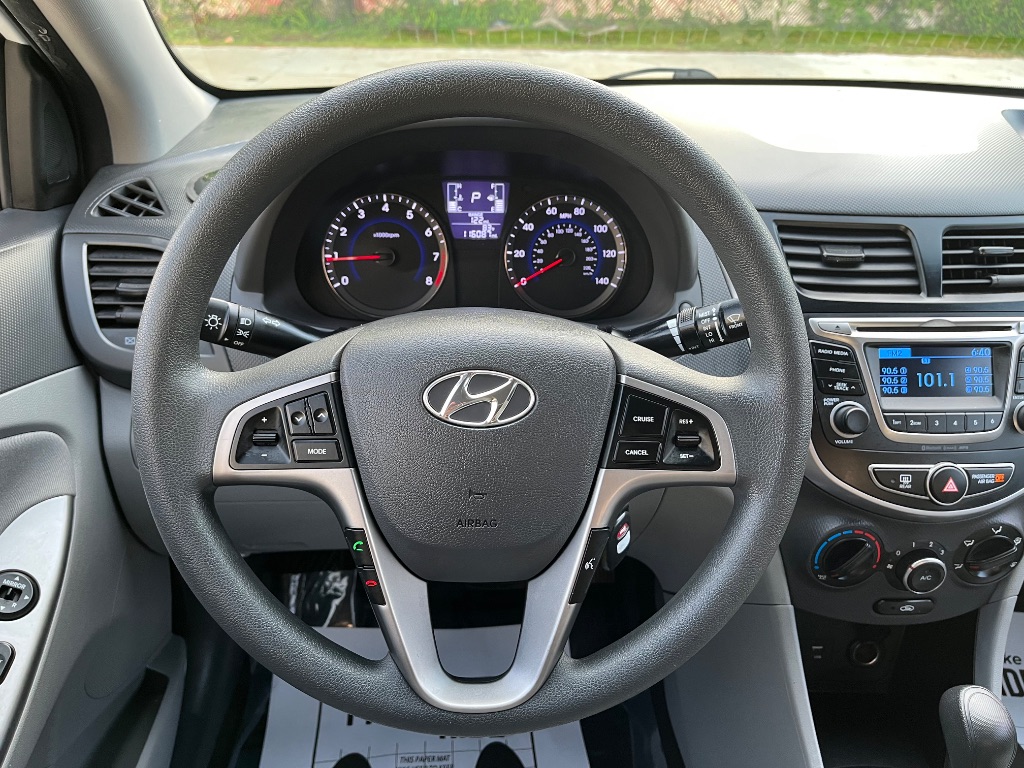 2016 Hyundai Accent SE photo