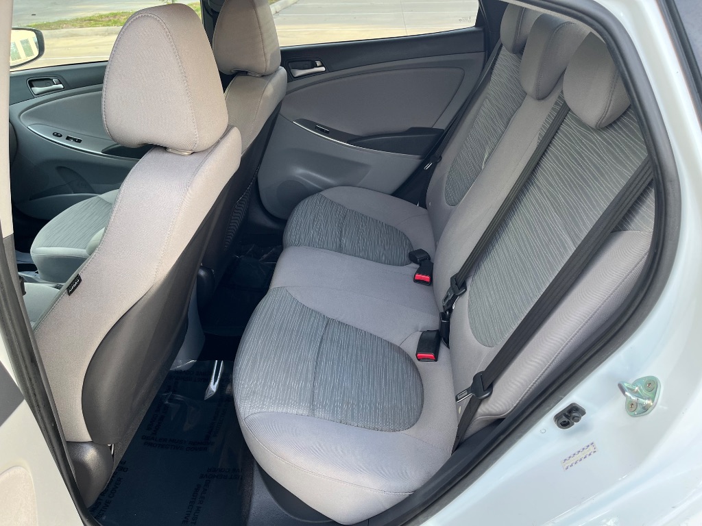 2016 Hyundai Accent SE photo