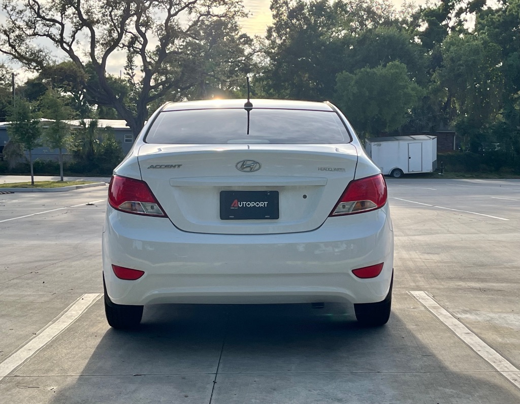 2016 Hyundai Accent SE photo