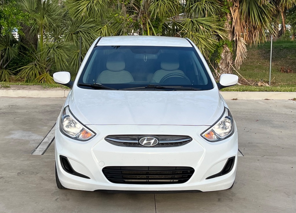 2016 Hyundai Accent SE photo