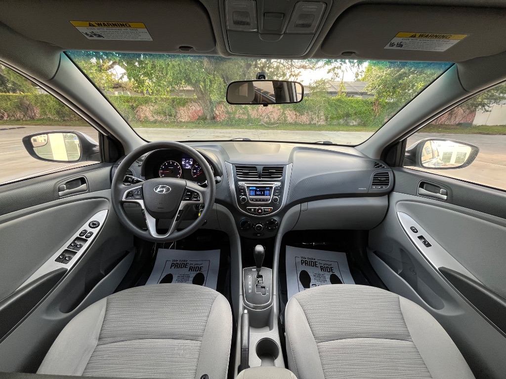 2016 Hyundai Accent SE photo