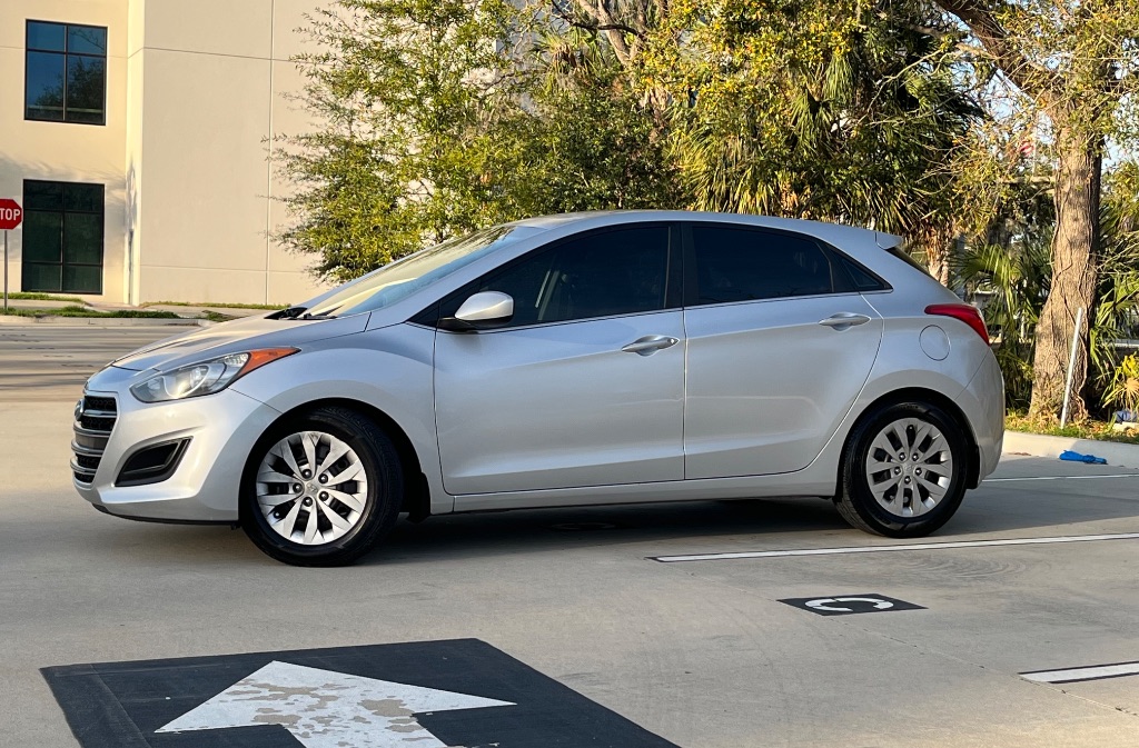 2016 Hyundai Elantra - $7,695