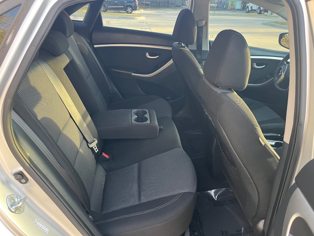 2016 Hyundai Elantra - $7,695