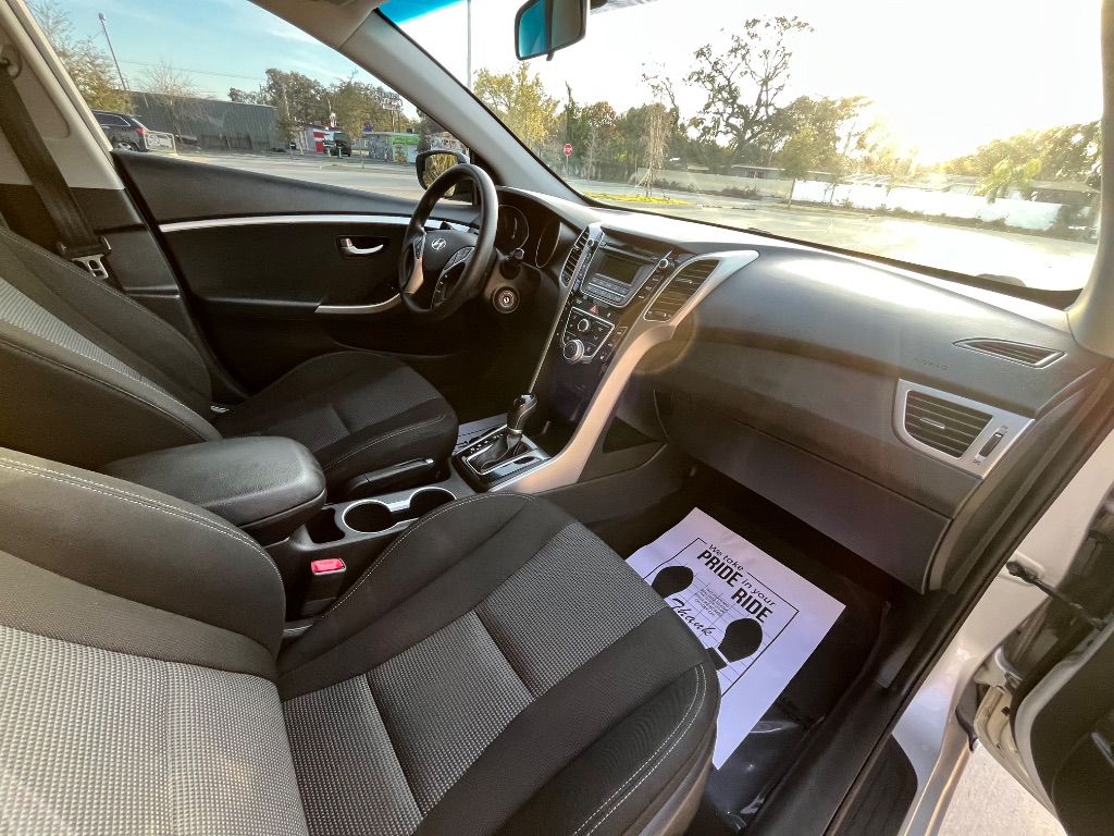 2016 Hyundai Elantra - $7,695
