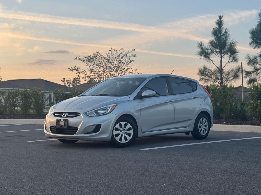 2016 Hyundai Accent SE photo