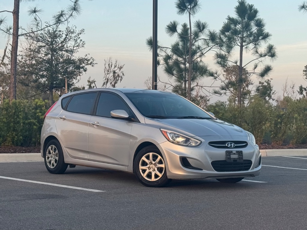 2016 Hyundai Accent SE photo