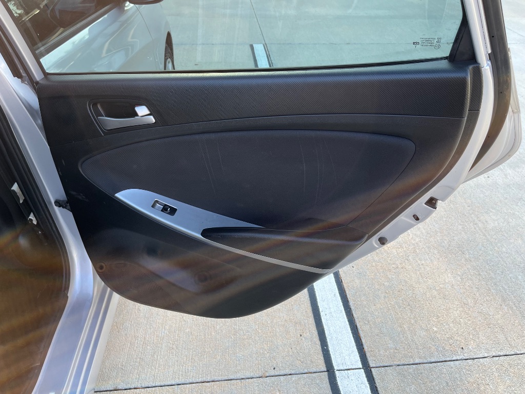 2016 Hyundai Accent SE photo