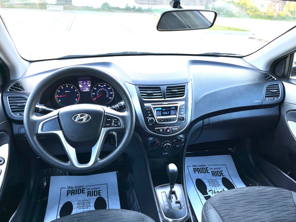 2016 Hyundai Accent SE photo