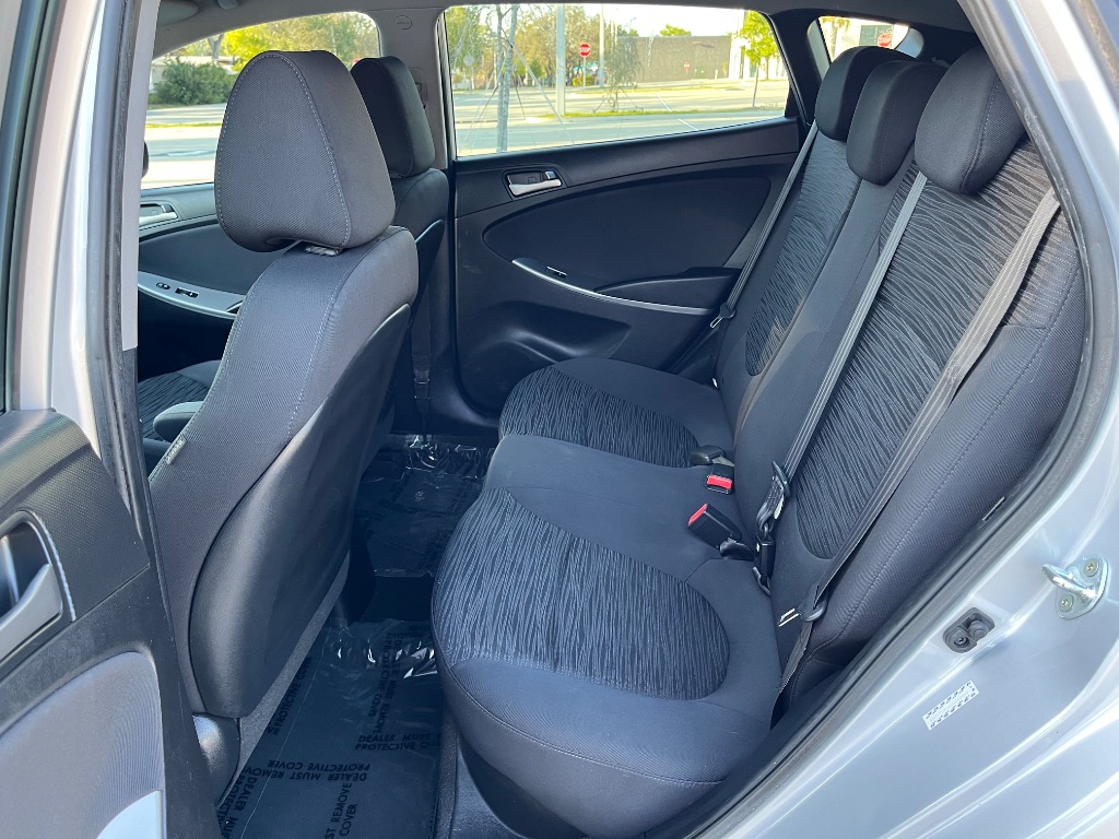 2016 Hyundai Accent SE photo