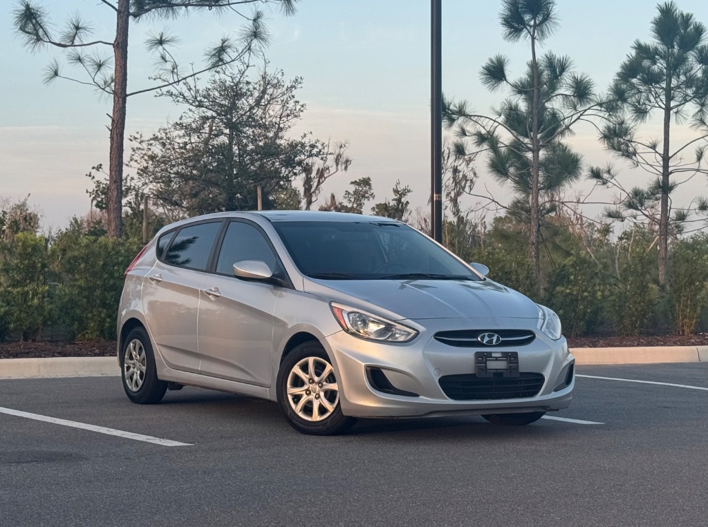 2016 Hyundai Accent SE photo