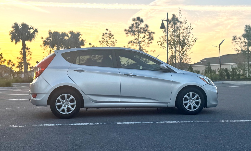 2016 Hyundai Accent SE photo