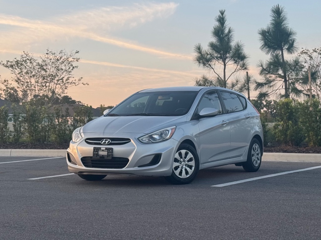 2016 Hyundai Accent SE photo