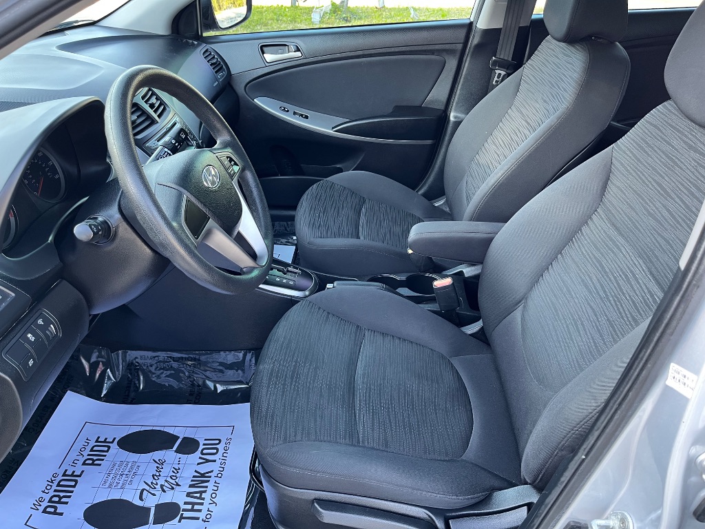 2016 Hyundai Accent SE photo