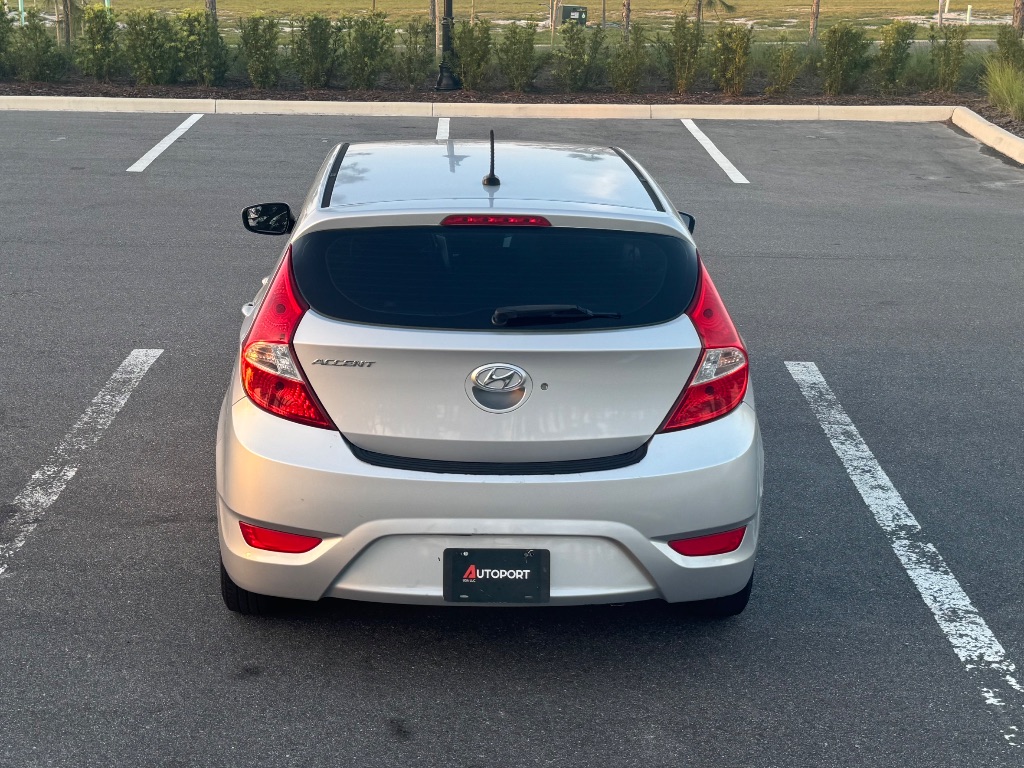 2016 Hyundai Accent SE photo