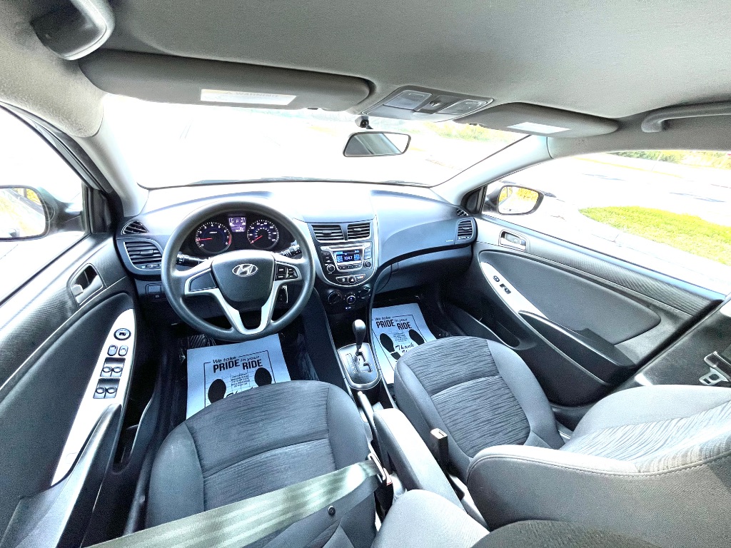 2016 Hyundai Accent SE photo