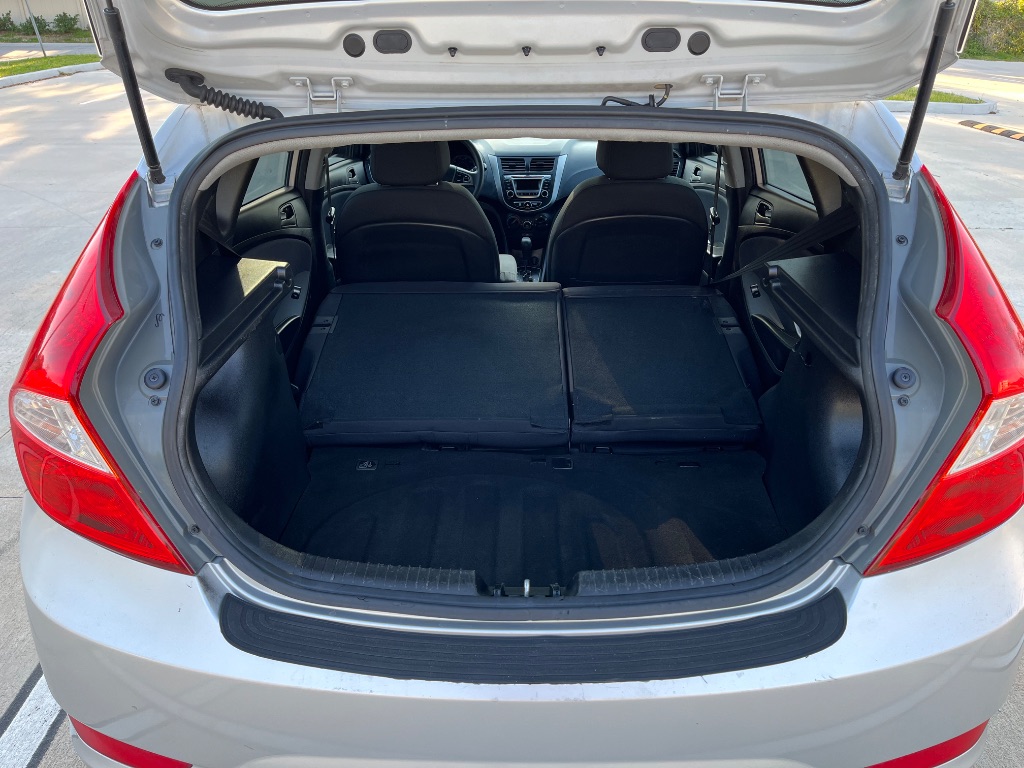 2016 Hyundai Accent SE photo