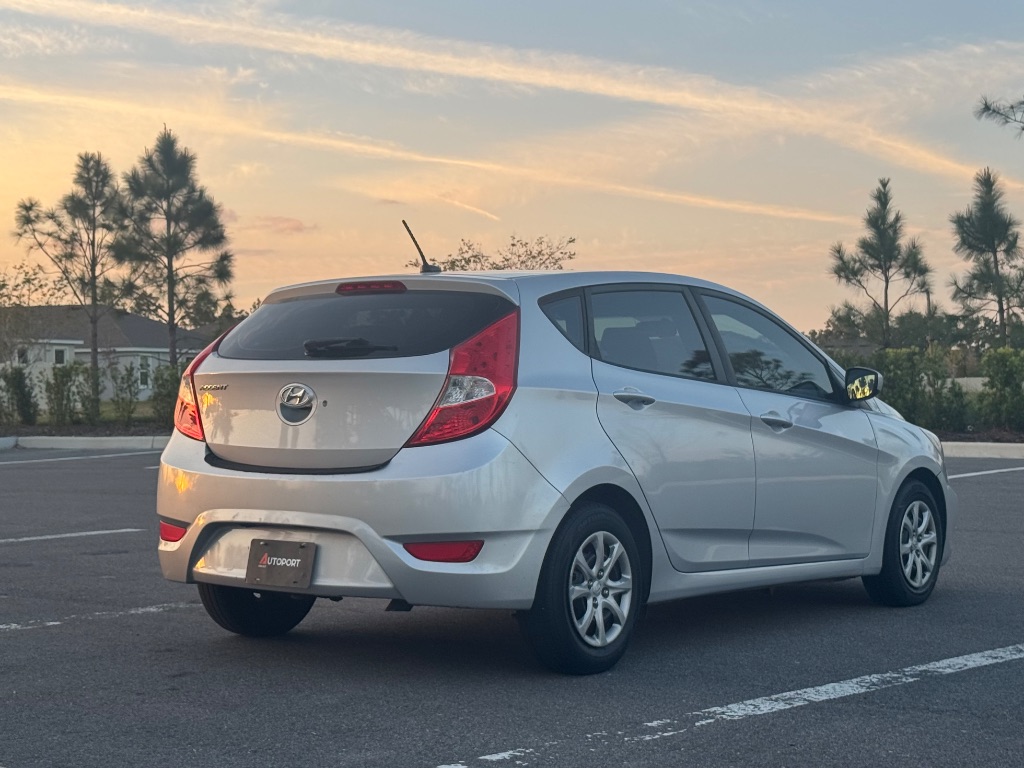 2016 Hyundai Accent SE photo