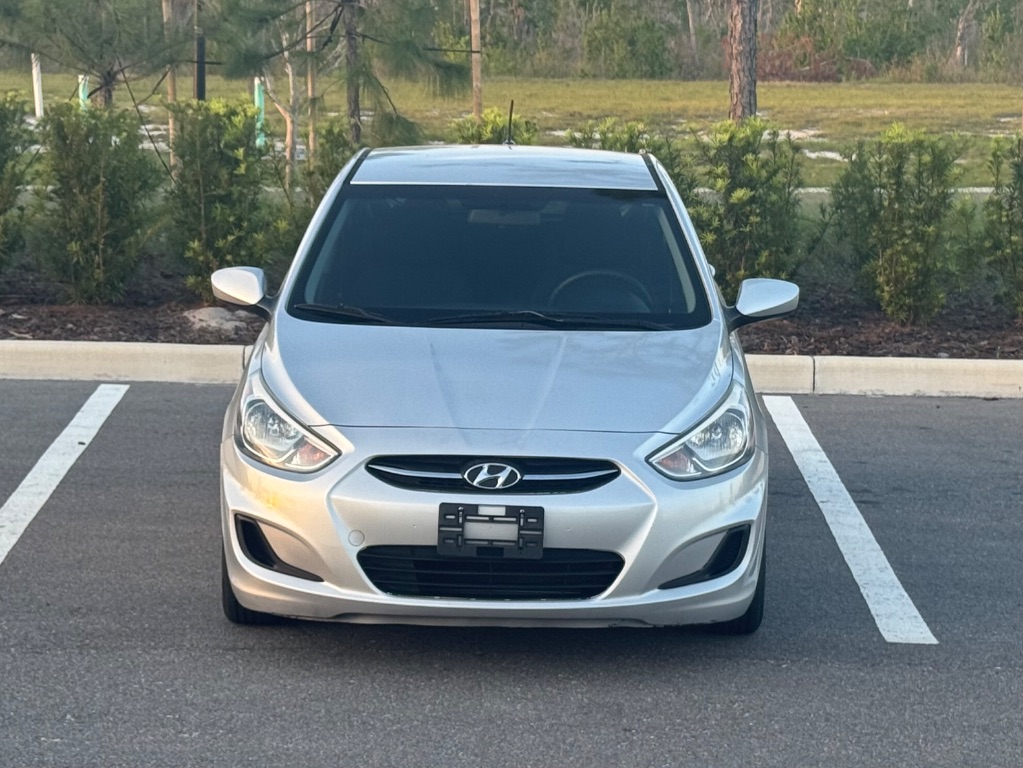 2016 Hyundai Accent SE photo