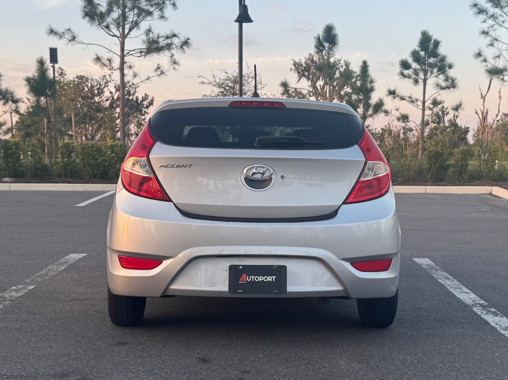 2016 Hyundai Accent SE photo