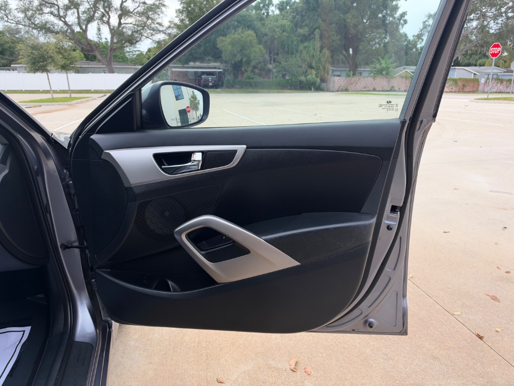2016 Hyundai Veloster - $6,995