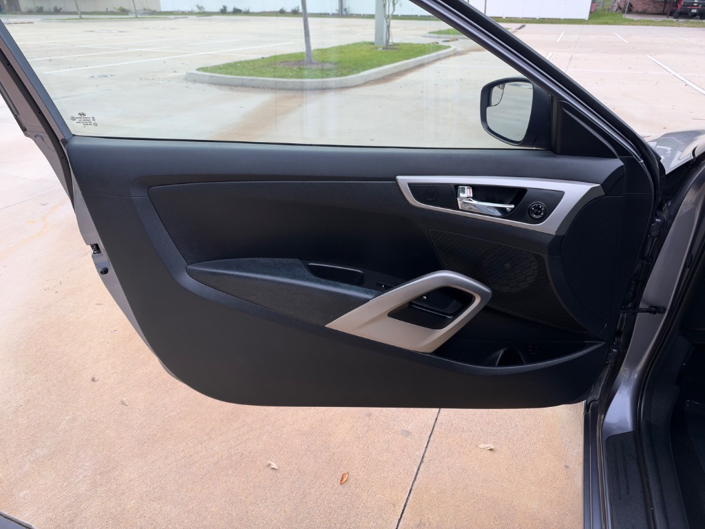 2016 Hyundai Veloster - $6,995