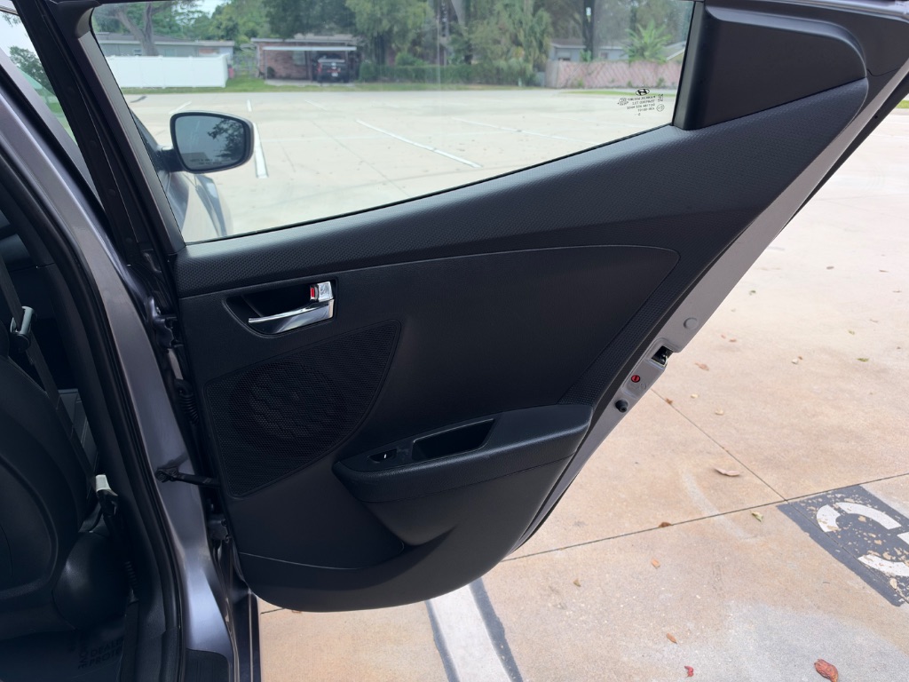 2016 Hyundai Veloster - $6,995