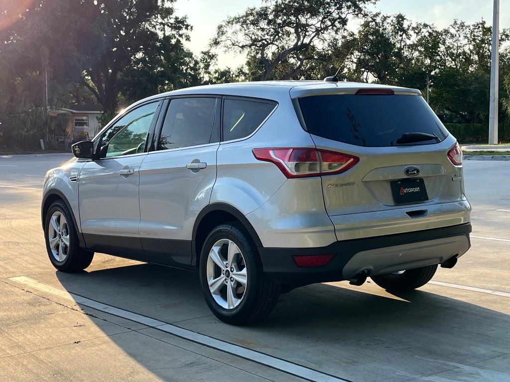 2016 Ford Escape SE photo