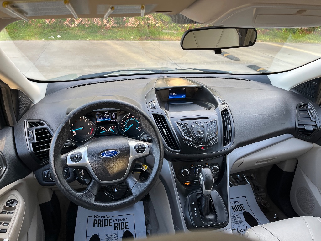 2016 Ford Escape SE photo