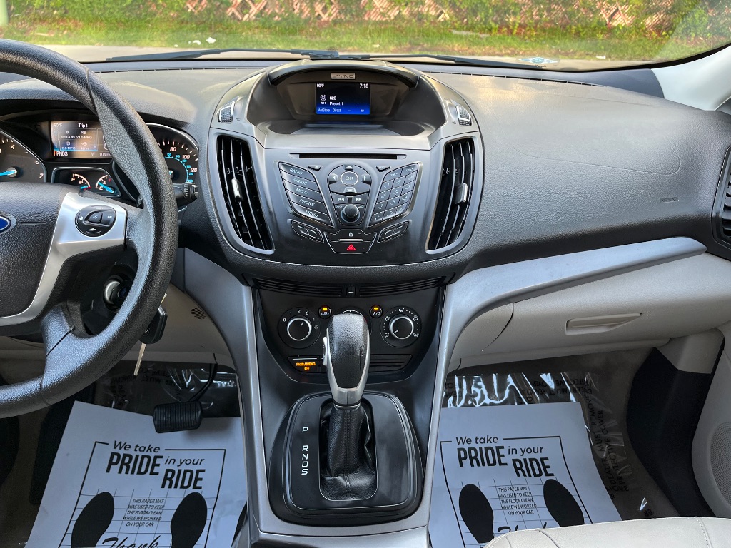 2016 Ford Escape SE photo