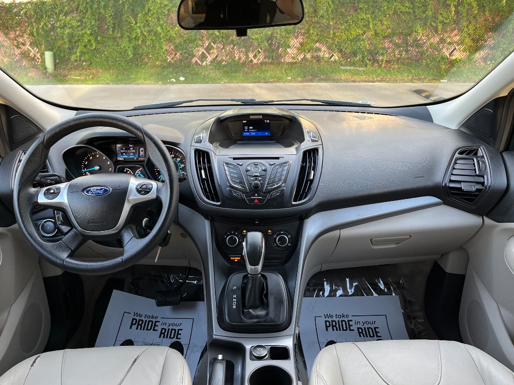 2016 Ford Escape SE photo