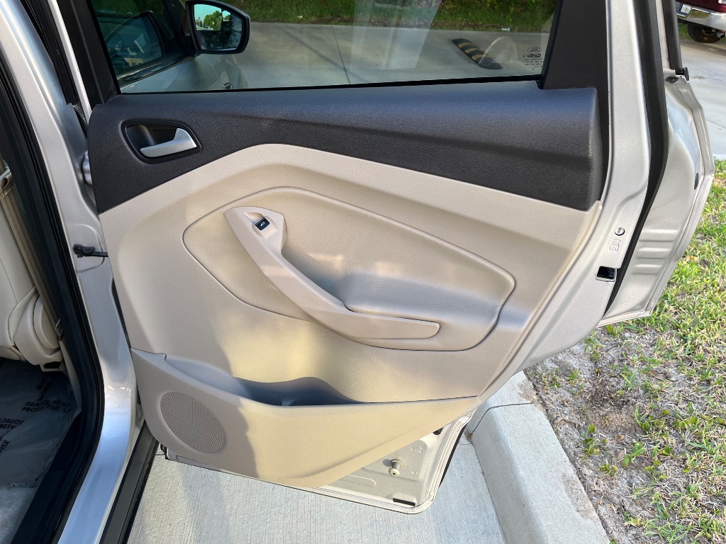 2016 Ford Escape SE photo