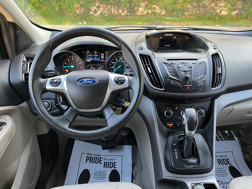 2016 Ford Escape SE photo