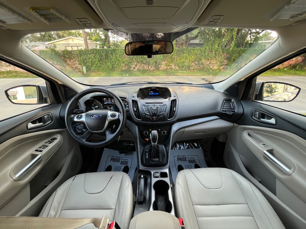 2016 Ford Escape SE photo
