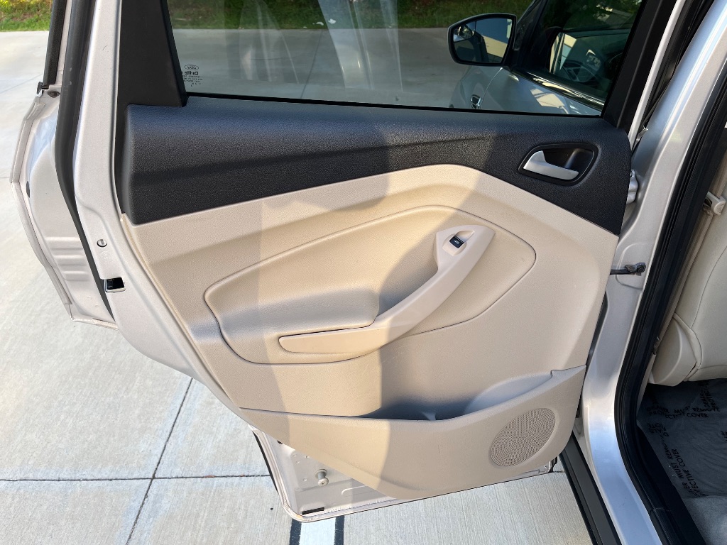 2016 Ford Escape SE photo