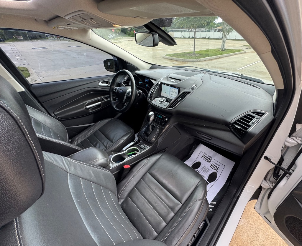 2016 Ford Escape - $8,395
