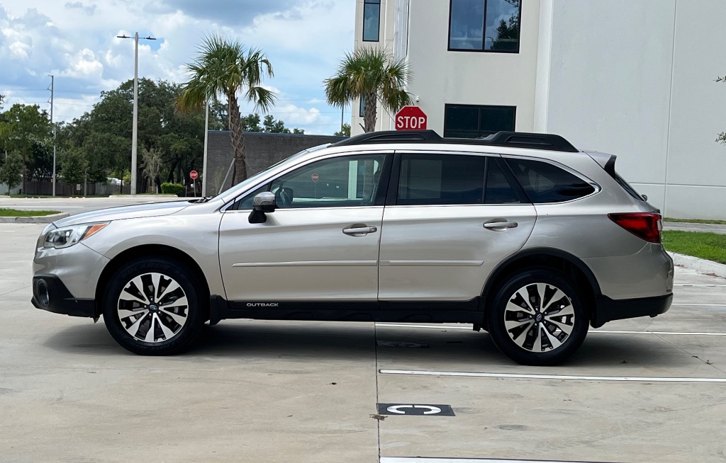 2017 Subaru Outback - $11,535