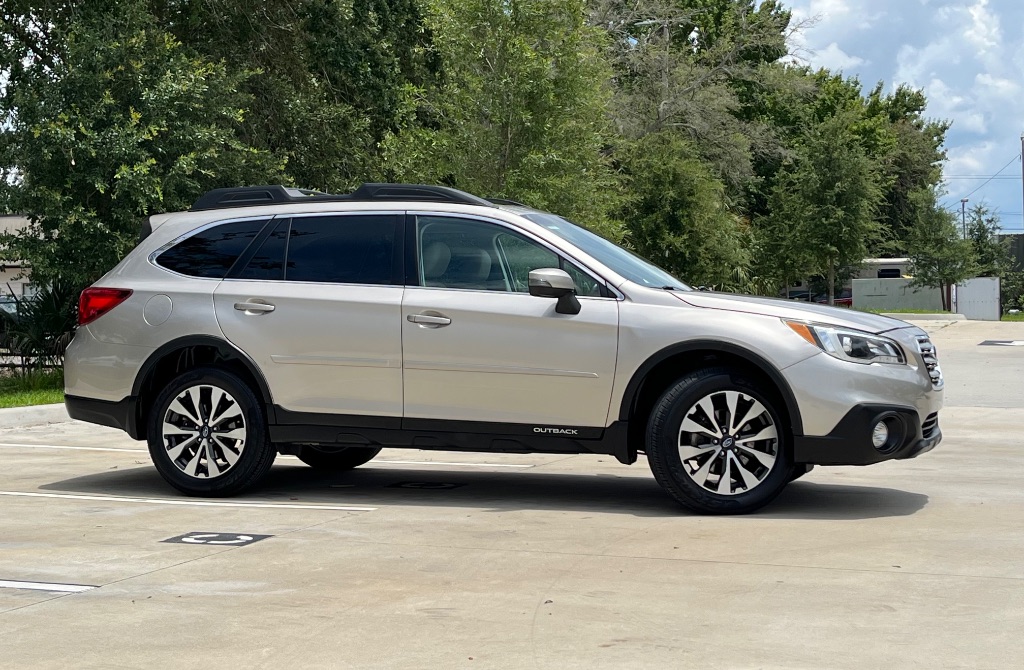 2017 Subaru Outback - $11,535