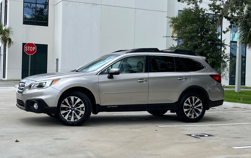 2017 Subaru Outback - $11,535