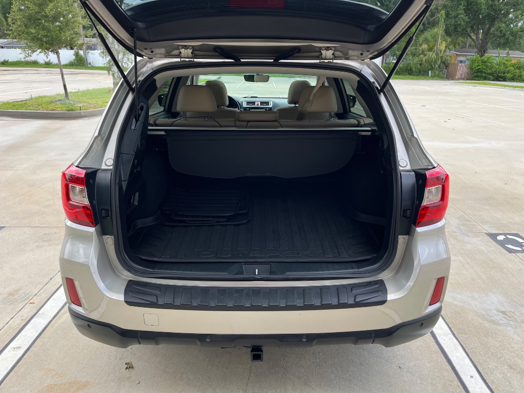 2017 Subaru Outback - $11,535